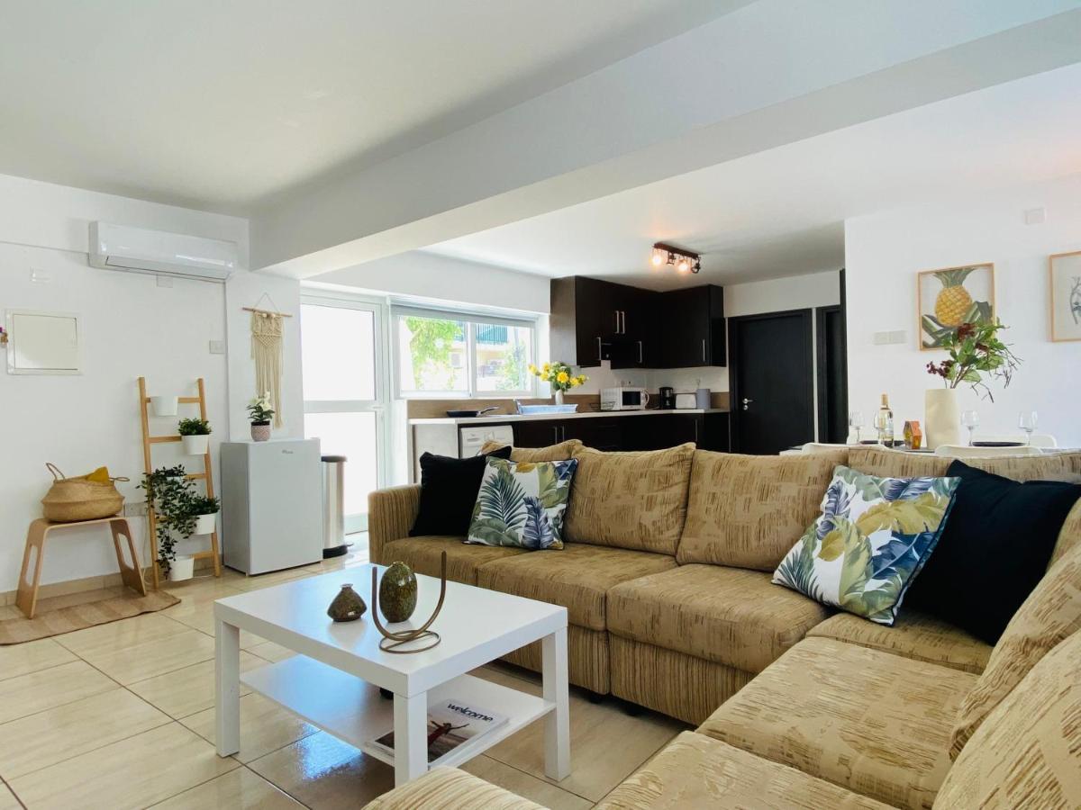 Serena'S 2-Br Apartment In Ларнака Екстериор снимка
