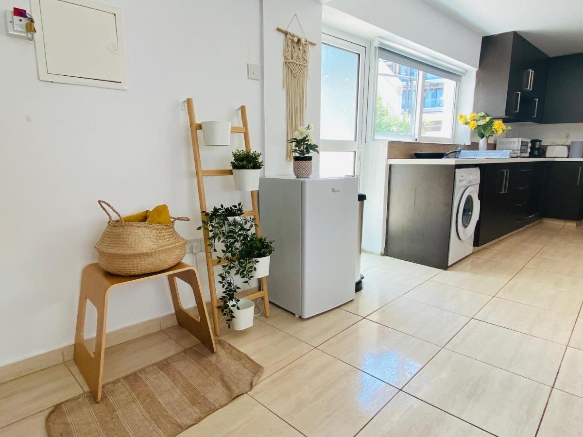 Serena'S 2-Br Apartment In Ларнака Екстериор снимка